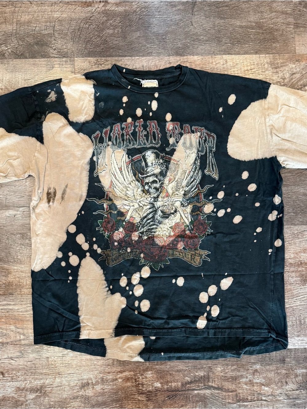 Modish Rebel World Tour Skull Roses Bleach Wash Graphic T-Shirt Black Large